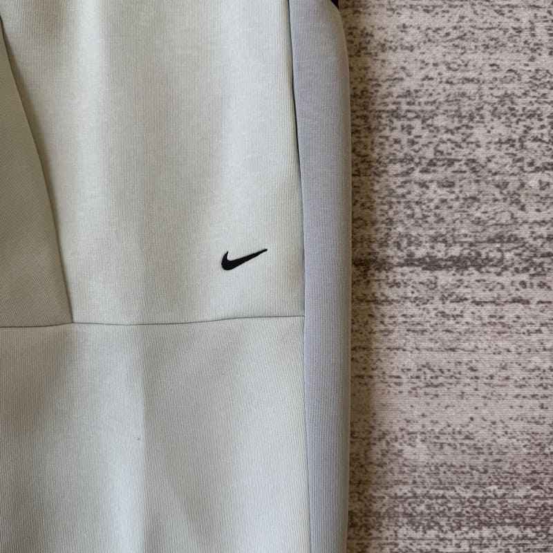 Conjunto Nike Tech Fleece Pro Wear Cinza
