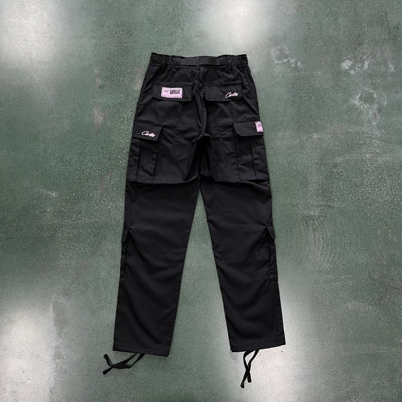 Calça Corteiz Cargo Preta e Rosa