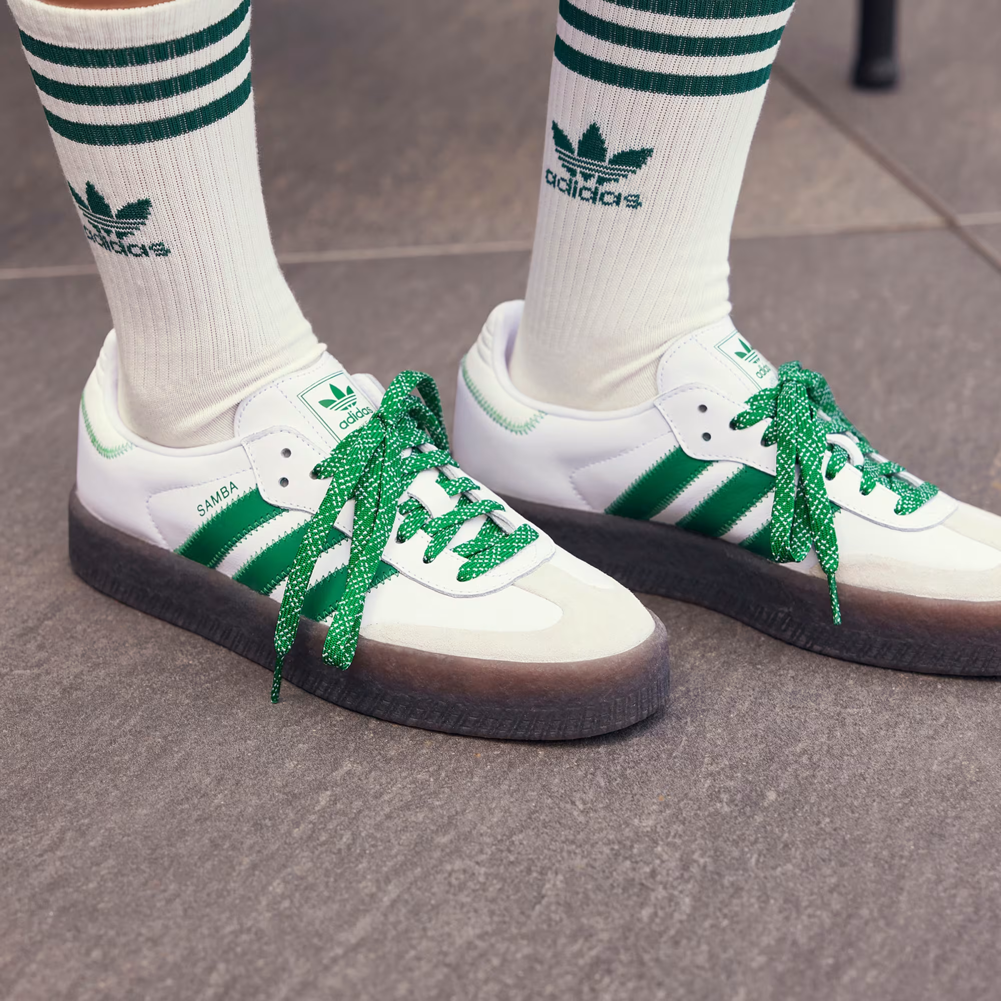 SAMBAE VERDE COM BRANCO–Branco Clean
