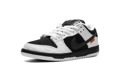 Nike SB Dunk Low TIGHTBOOTH
