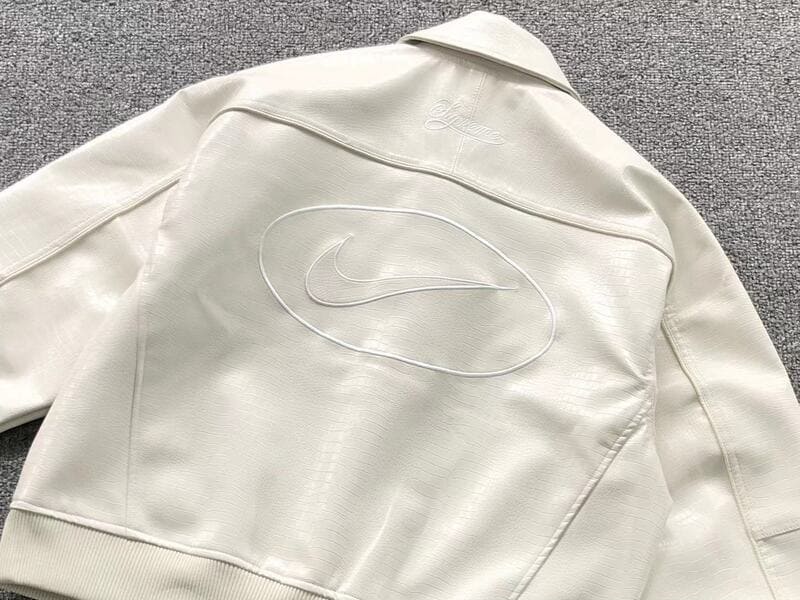 Jaqueta Supreme x Nike Varsity Branca